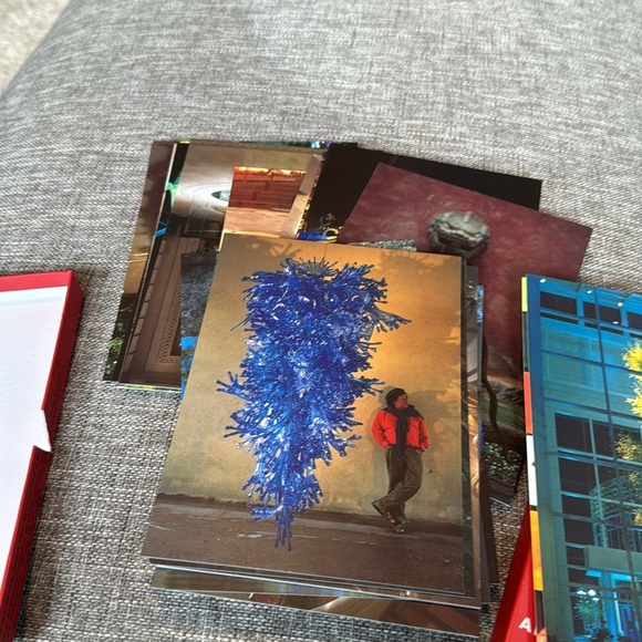 CHIHULY - ARCHITECTURAL INSTALLATIONS - 32 POSTCARDS - PORTLAND PRESSCHI… - Picture 4 of 5